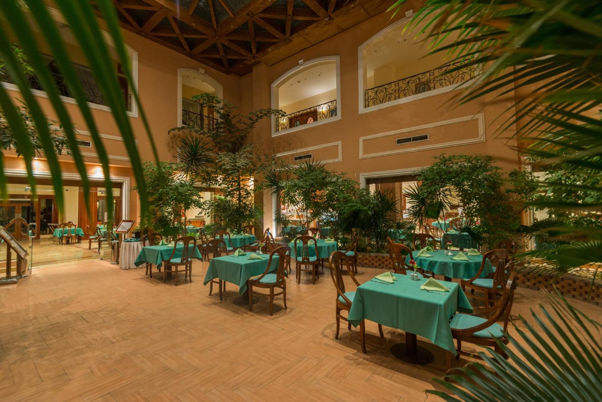 Complex Imperial Shams Abu Soma 4*